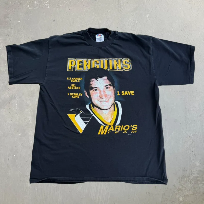 J- Vintage Pittsburgh Penguins NHL Mario's Team Picture & Graphic Tee - XL made by HG Vintage