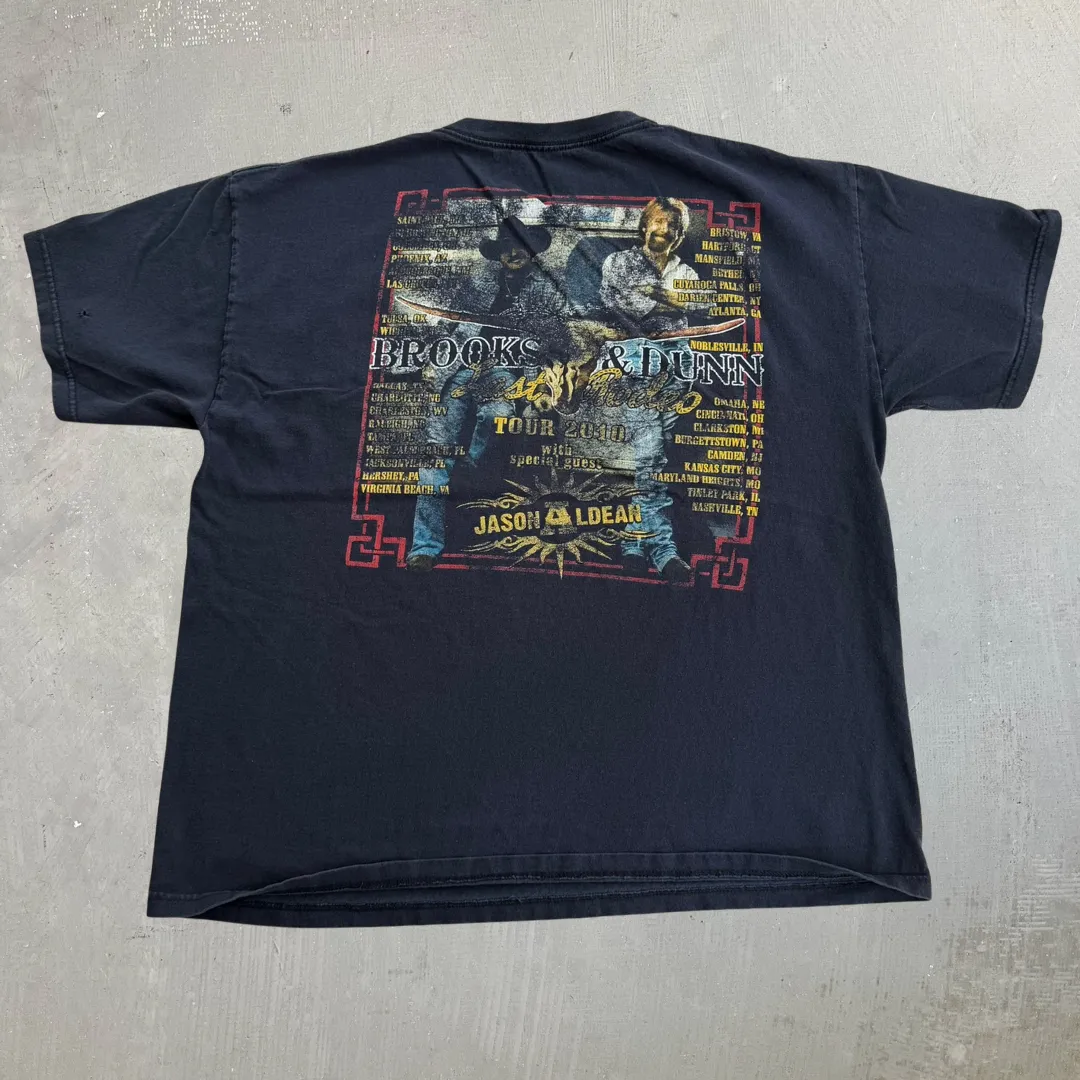 J- '10 Brooks & Dunn Last Rodeo Tour Graphic Tee - XL sold by HG Vintage product image thumbnail 3