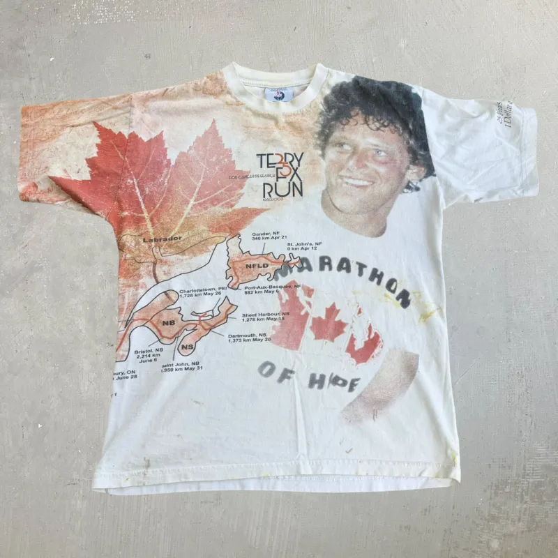 J- Vintage '05 Terry Fox Foundation Run 25 Years Of Hope All Over Print Tee - L made by HG Vintage