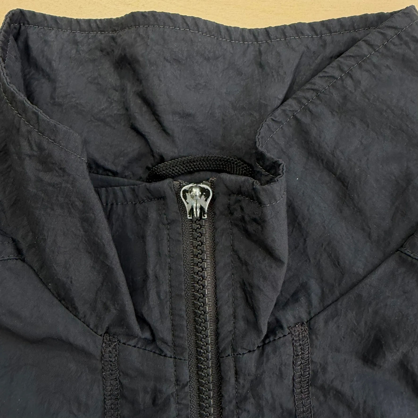 J- Vintage Nike Black Zip Up Lightweight Windbreaker - XL sold by HG Vintage product image thumbnail 3