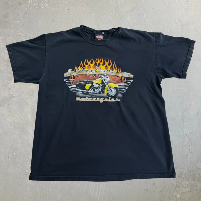 J- Vintage '06 Harley Davidson Port Moody BC Canada Graphic Tee - L made by Harley-Davidson
