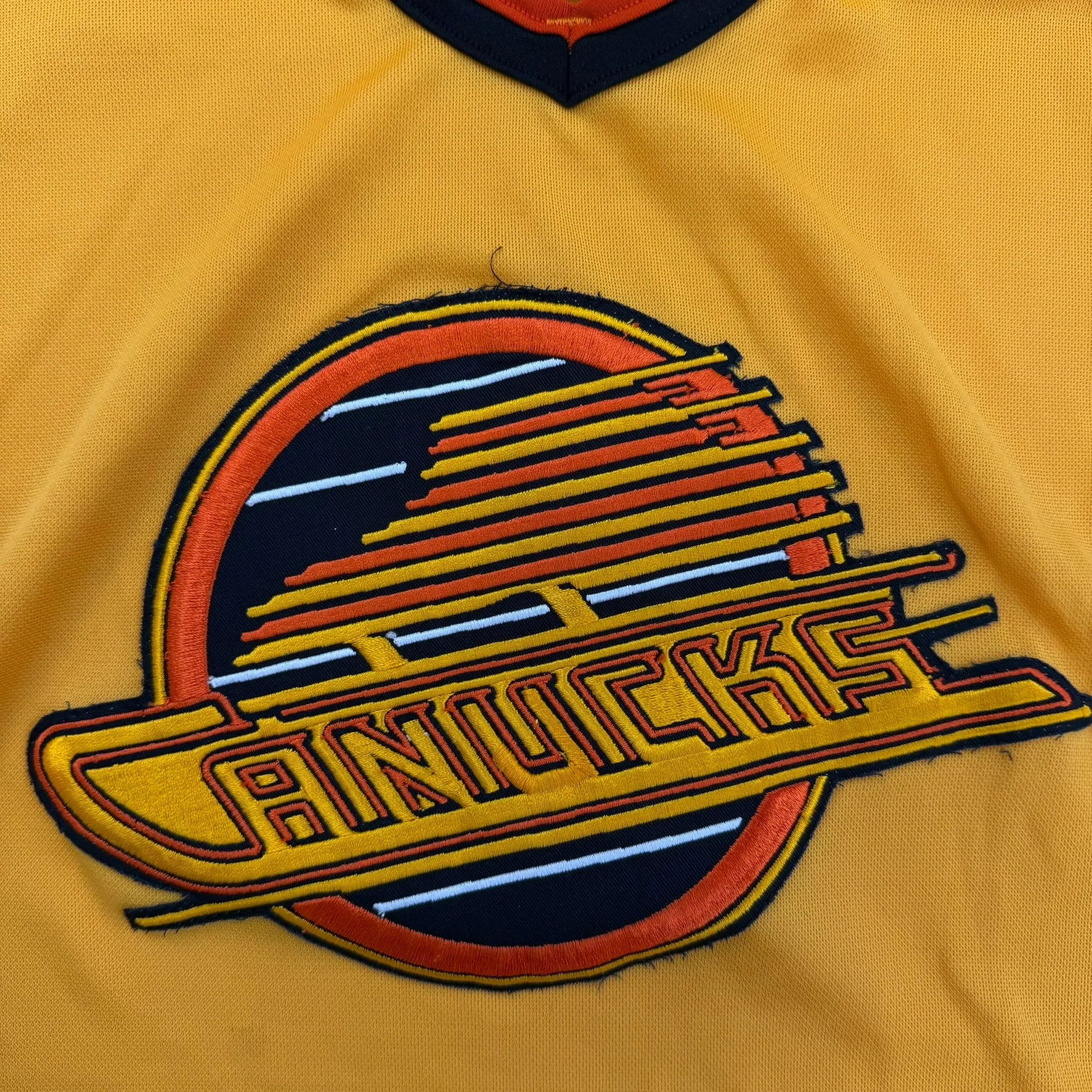 J- Vintage Vancouver Canucks NHL CCM Alternate Colorway Jersey - XL sold by HG Vintage product image thumbnail 2