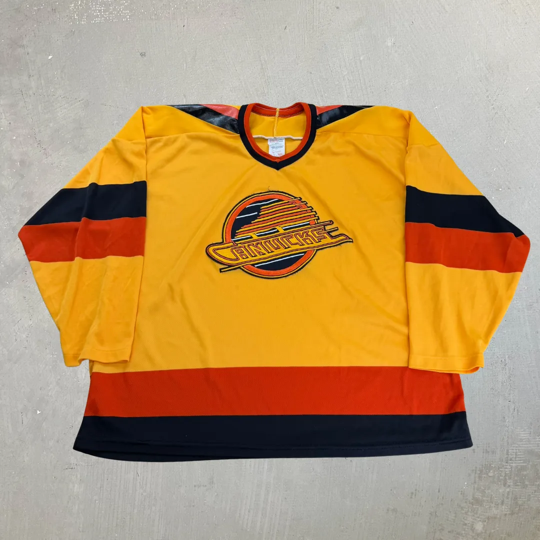 J- Vintage Vancouver Canucks NHL CCM Alternate Colorway Jersey - XL sold by HG Vintage