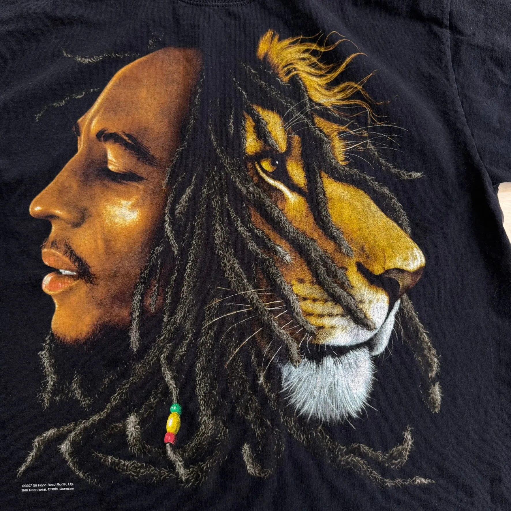 J- Vintage '07 Zion Bob Marley & Lion Graphic Tee - L sold by HG Vintage product image thumbnail 2
