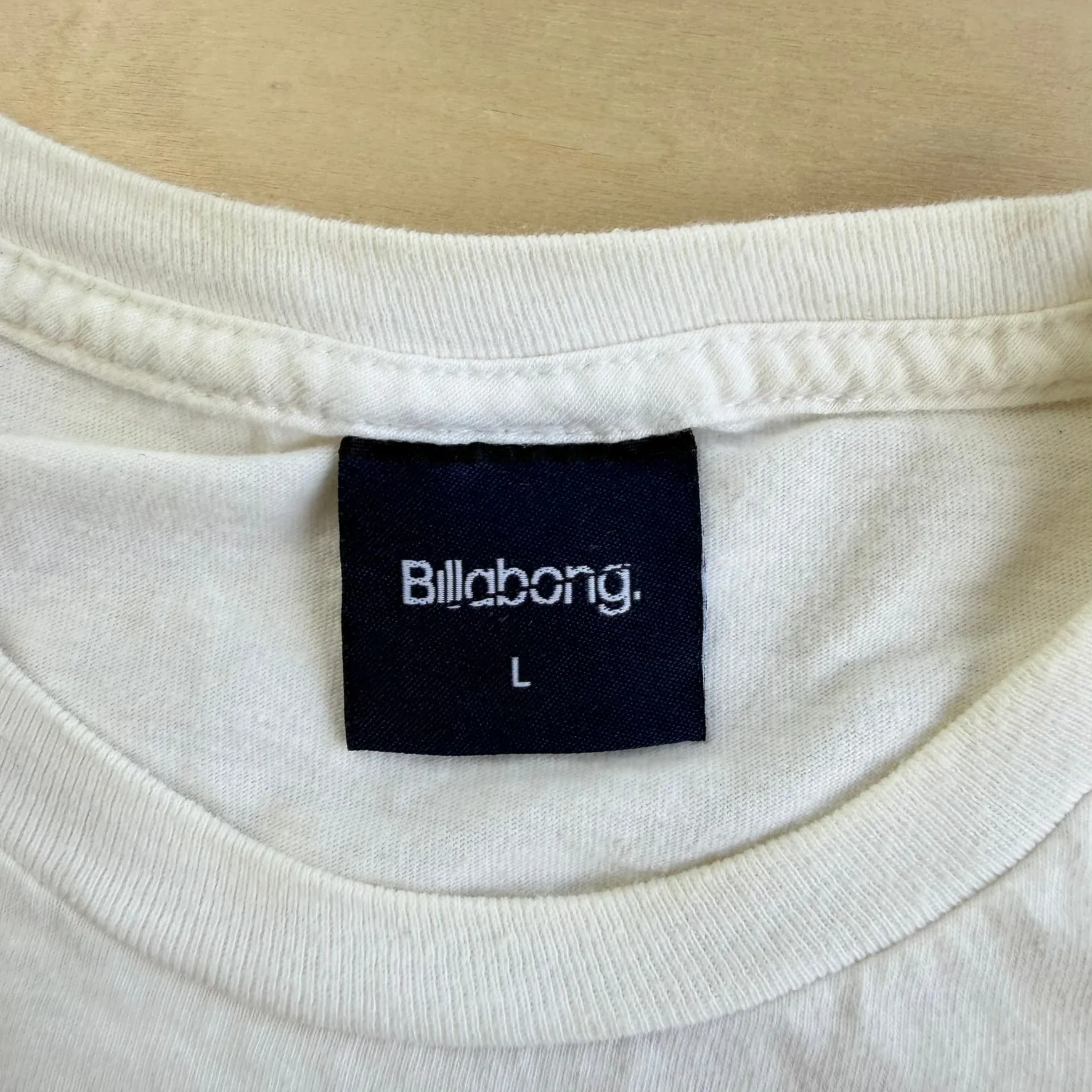 J- Vintage Billabong Logo Text Graphic Tee - L sold by HG Vintage product image thumbnail 4