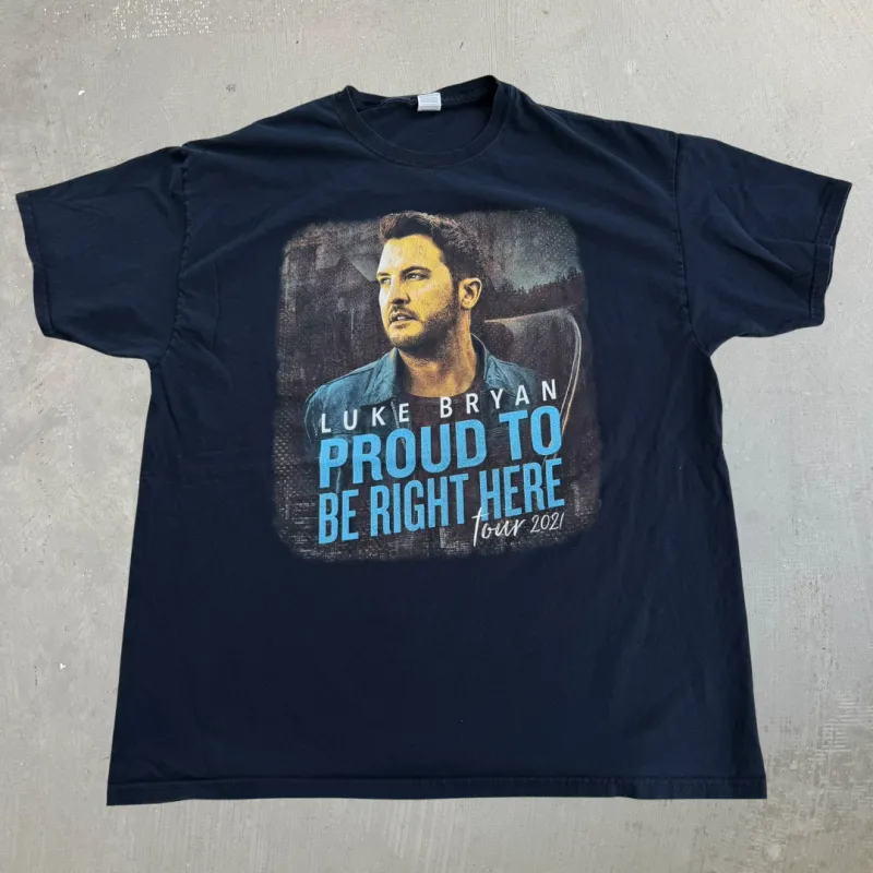 J- '21 Luke Bryan Proud To Be Right Here Tour Picture Tee - XL made by HG Vintage