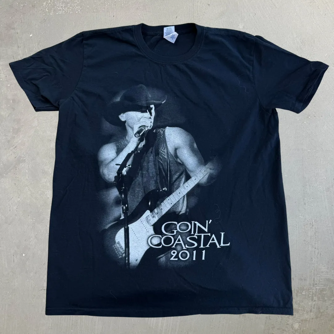 J- Vintage '11 Kenny Chesney Live At Lambeau Goin' Costal Tour Graphic Tee - L sold by HG Vintage