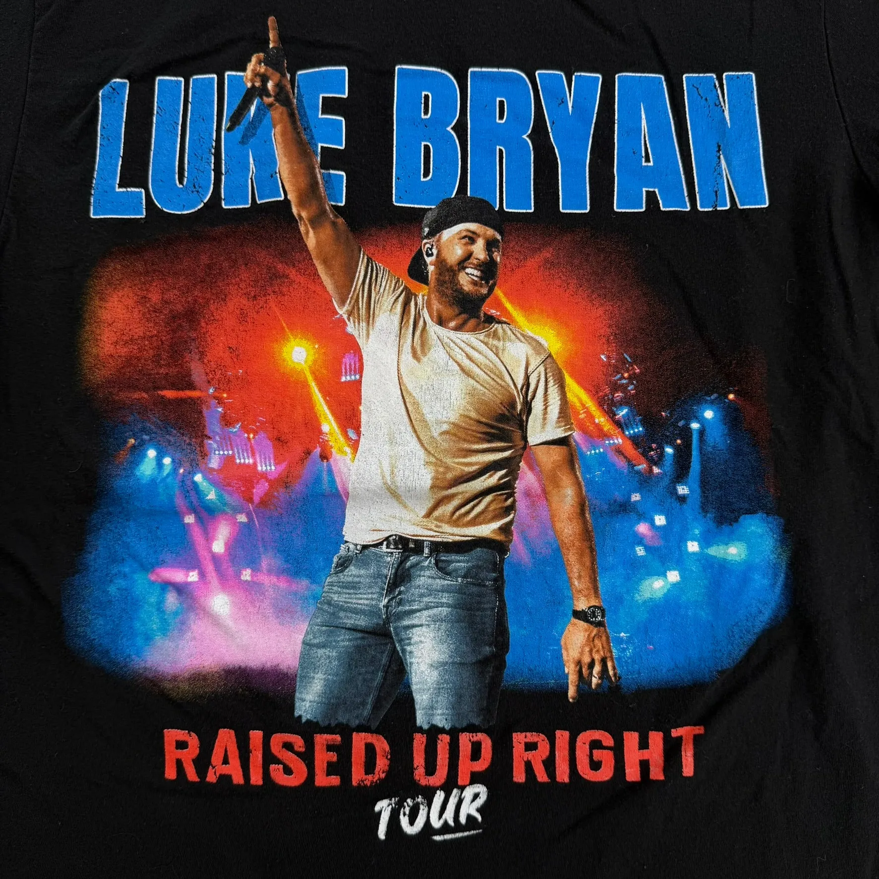 J- '22 Luke Bryan Raised Up Right Tour Picture Tee - M sold by HG Vintage product image thumbnail 2