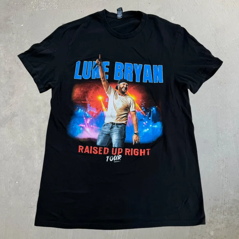 J- '22 Luke Bryan Raised Up Right Tour Picture Tee - M made by HG Vintage