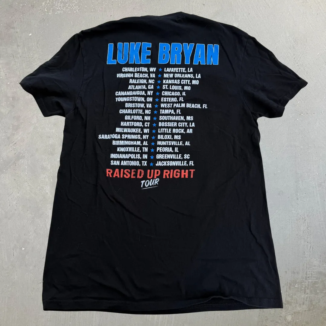 J- '22 Luke Bryan Raised Up Right Tour Picture Tee - M sold by HG Vintage product image thumbnail 3
