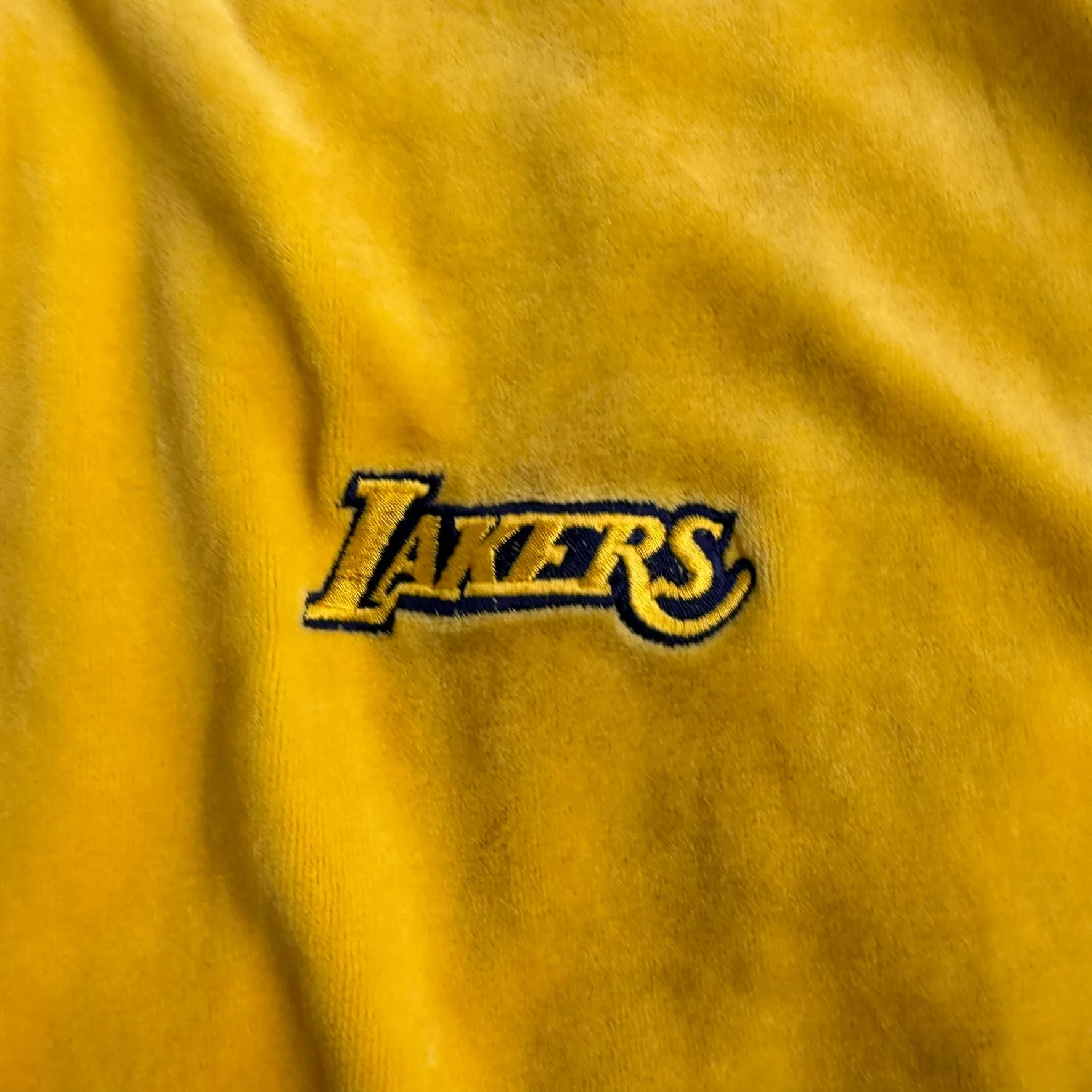 J- Vintage Los Angeles Lakers NBA Kobe Bryant 8 Velour Track Jacket - 2XL sold by HG Vintage product image thumbnail 2