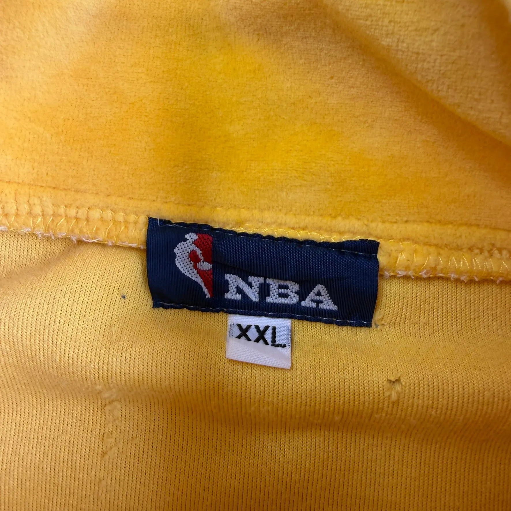J- Vintage Los Angeles Lakers NBA Kobe Bryant 8 Velour Track Jacket - 2XL sold by HG Vintage product image thumbnail 5