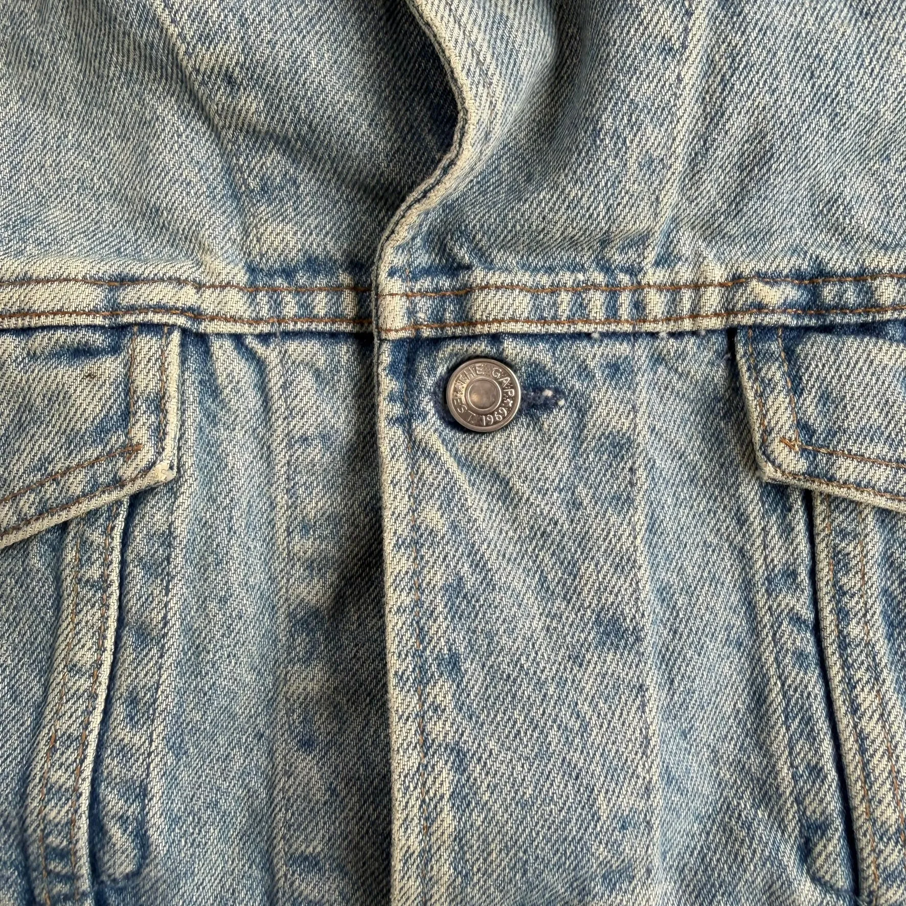 J- Vintage Gap Denim Trucker Denim Jacket - L sold by HG Vintage product image thumbnail 4