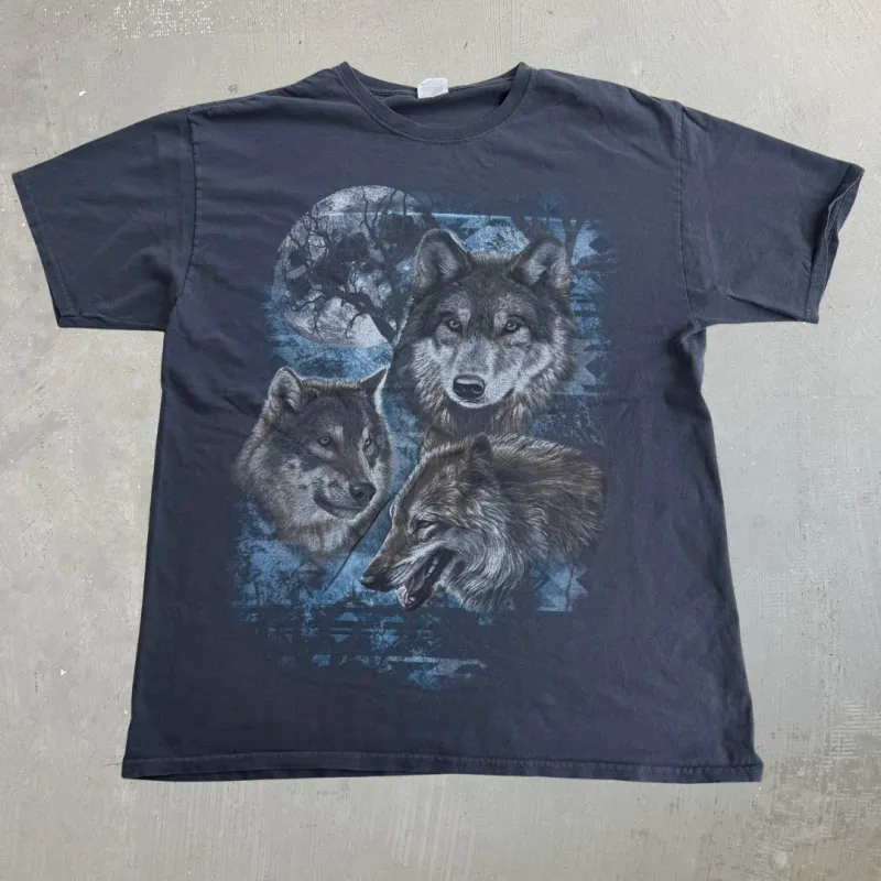 J- Vintage Wolves Forest & Moon Graphic Fruit Of The Loom Tag Tee - L made by HG Vintage