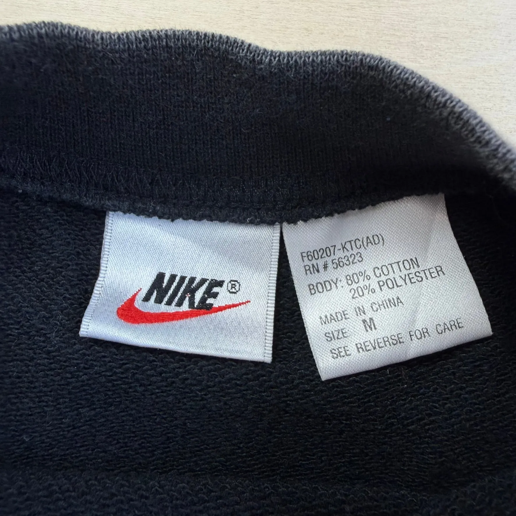 J- Vintage San Antonio Spurs Nike NBA Graphic Crewneck - M sold by HG Vintage product image thumbnail 3