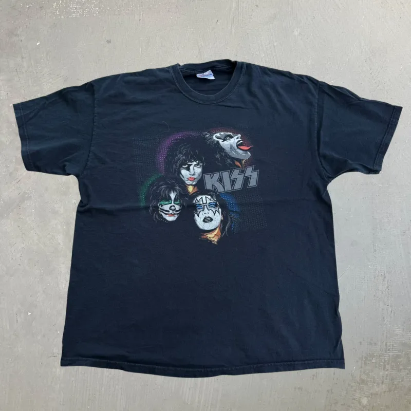 J- Vintage  '08 Kiss Text & Graphic Hanes Heavyweight Tag Tee - XL made by HG Vintage