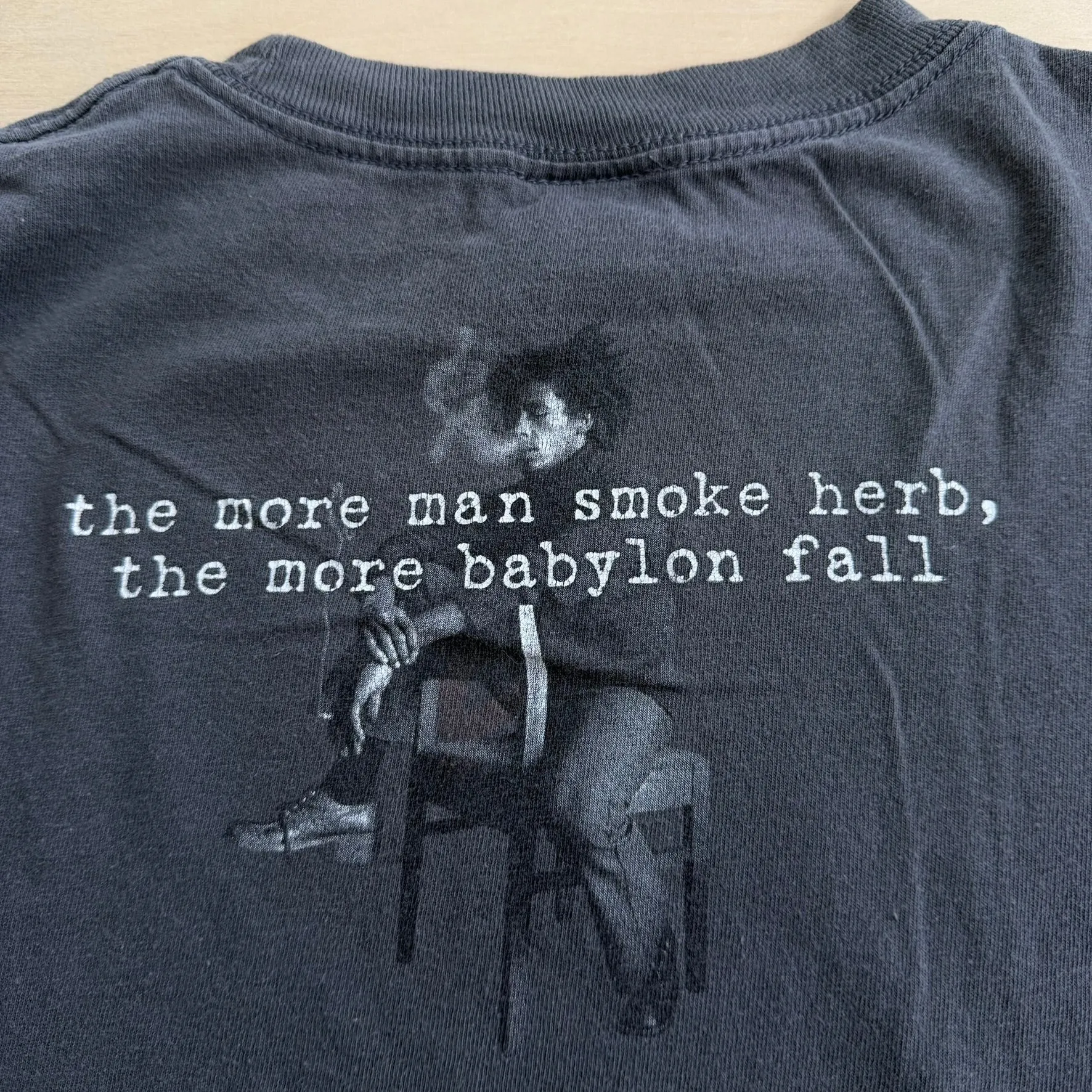 J- Vintage '01 Zion Bob Marley Smoking Graphic Tee - M sold by HG Vintage product image thumbnail 5