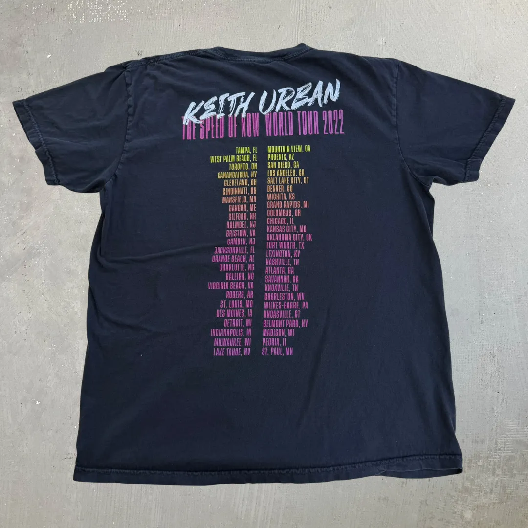 J- '22 Keith Urban The Speed Of Now Tour Picture Graphic Tee - L sold by HG Vintage product image thumbnail 3