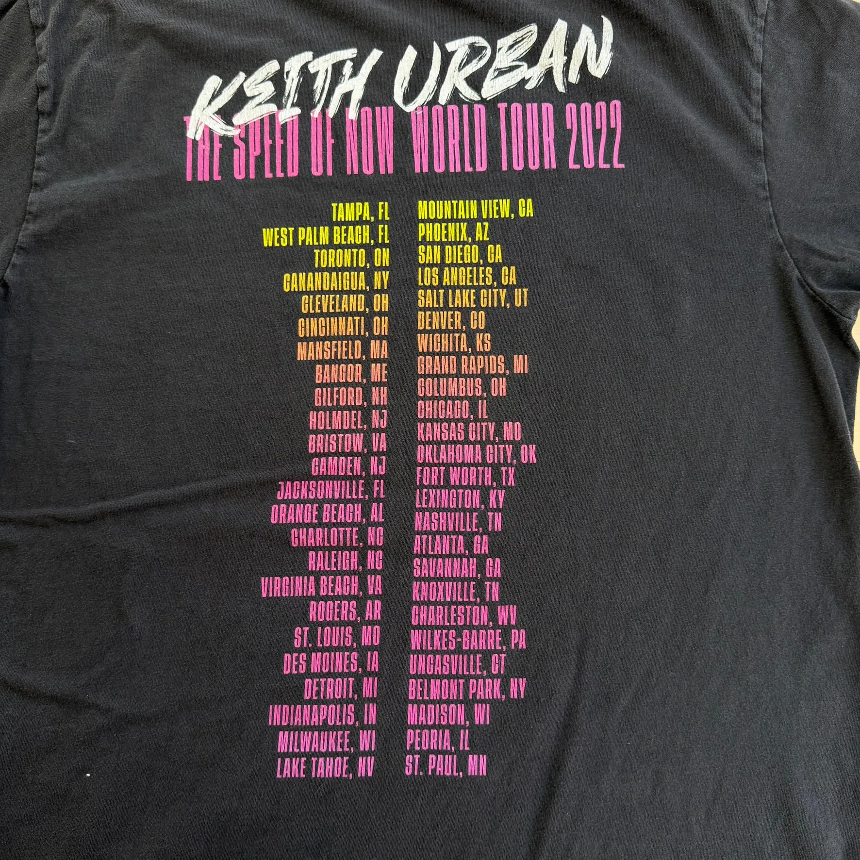 J- '22 Keith Urban The Speed Of Now Tour Picture Graphic Tee - L sold by HG Vintage product image thumbnail 4