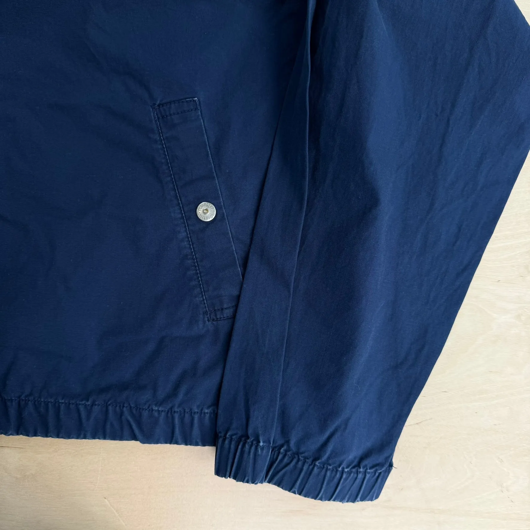 J- Vintage Tommy Hilfiger Embroidered Crest Navy Harrington Lightweight Jacket - XL sold by HG Vintage product image thumbnail 5