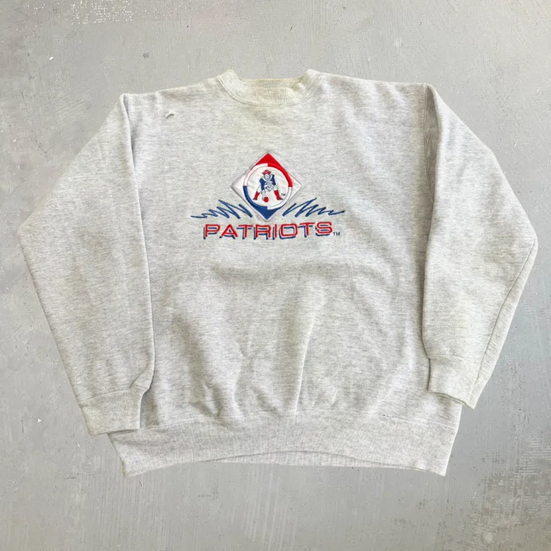J- Vintage New England Patriot NFL Logo 7 Embroidered Logo Made In USA Crewneck - L made by HG Vintage