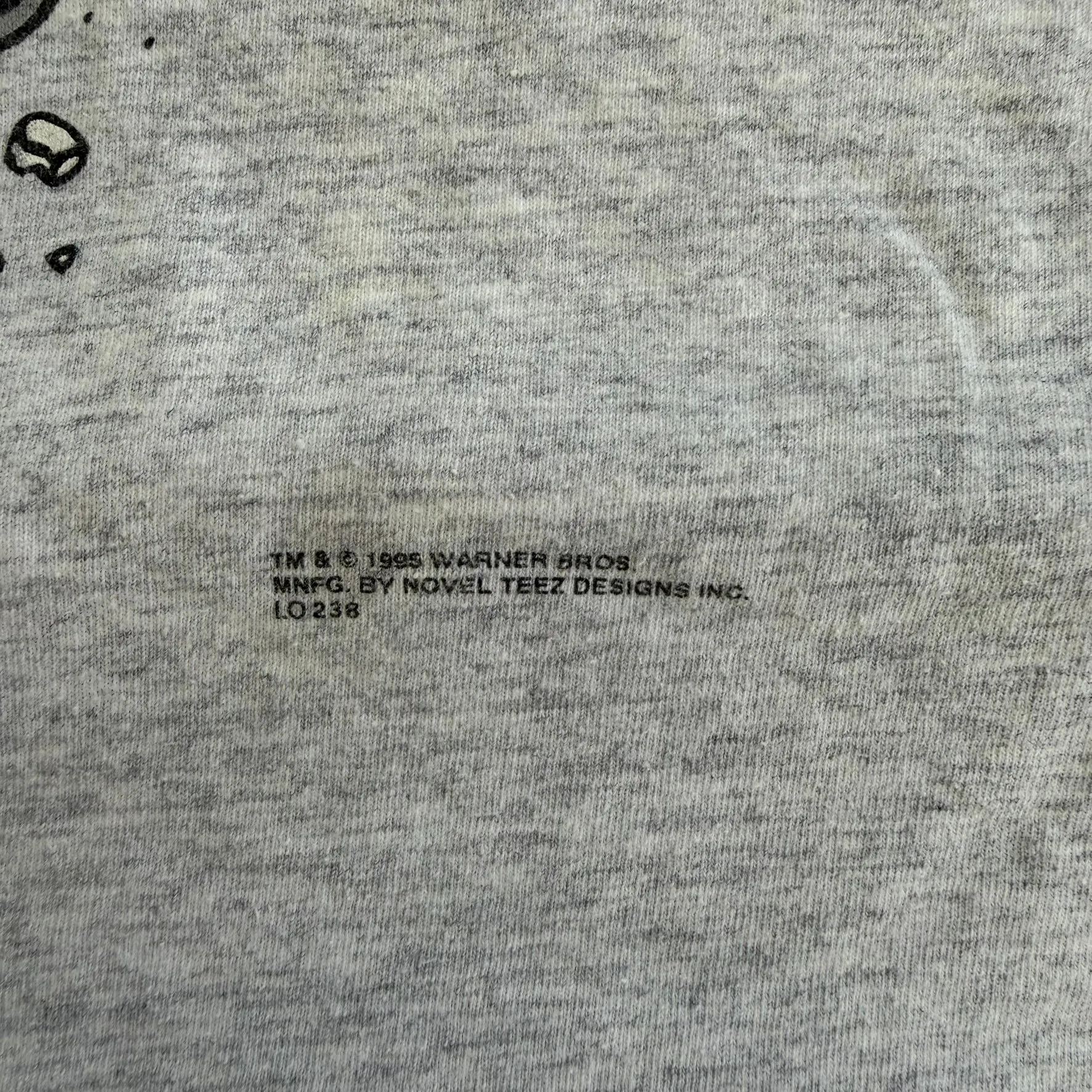 J- Vintage '95 Looney Tunes Tazmanian Devil Hockey Graphic Single Stitch Tee - XL sold by HG Vintage product image thumbnail 3