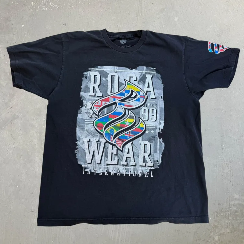 J- Vintage Rocawear Text & Graphic Tee - L made by HG Vintage