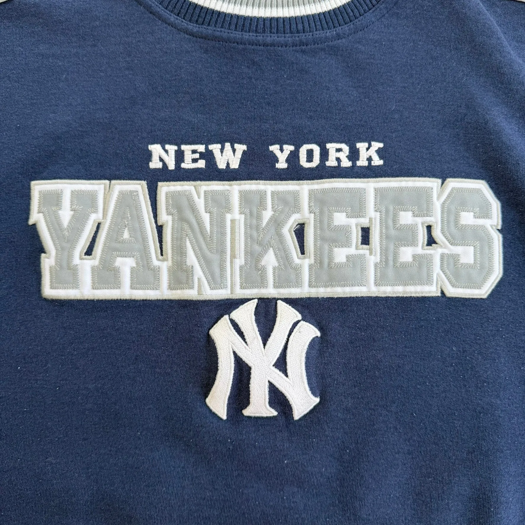 J- Vintage New York Yankees MLB Lee Embroidered Text Crewneck - L sold by HG Vintage product image thumbnail 2