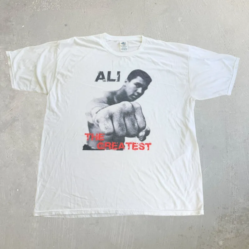 J- Muhammad Ali The Greatest Punching Picture Graphic Tee - XL made by HG Vintage