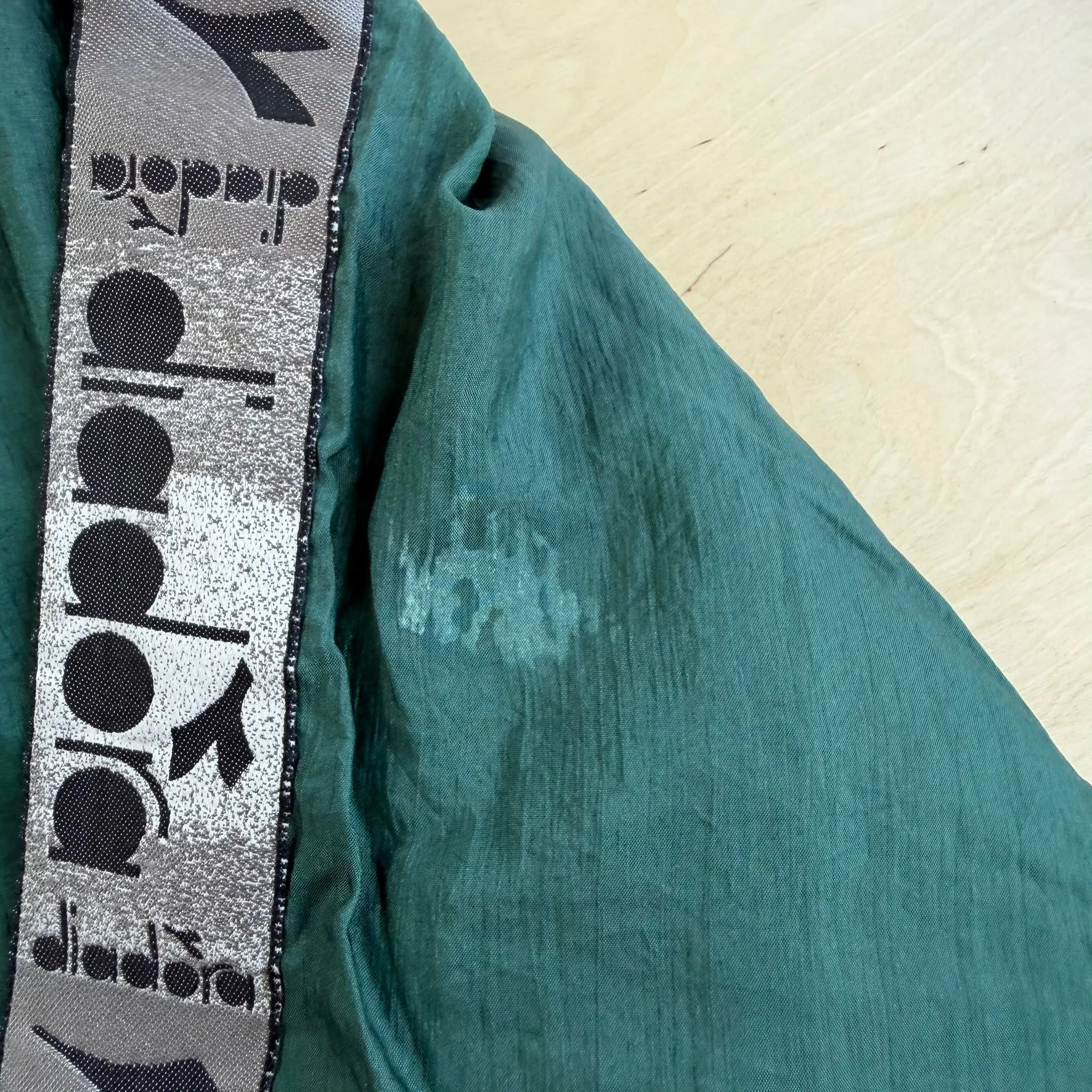 J- Vintage 90s Diodora Embroidered Logo Zip Up Lightweight Jacket - L sold by HG Vintage product image thumbnail 5