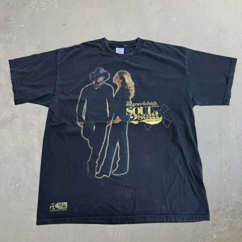 J- Vintage '07 Tim McGraw & Faith Hill Soul2Soul Tour Picture Tee - XL made by HG Vintage