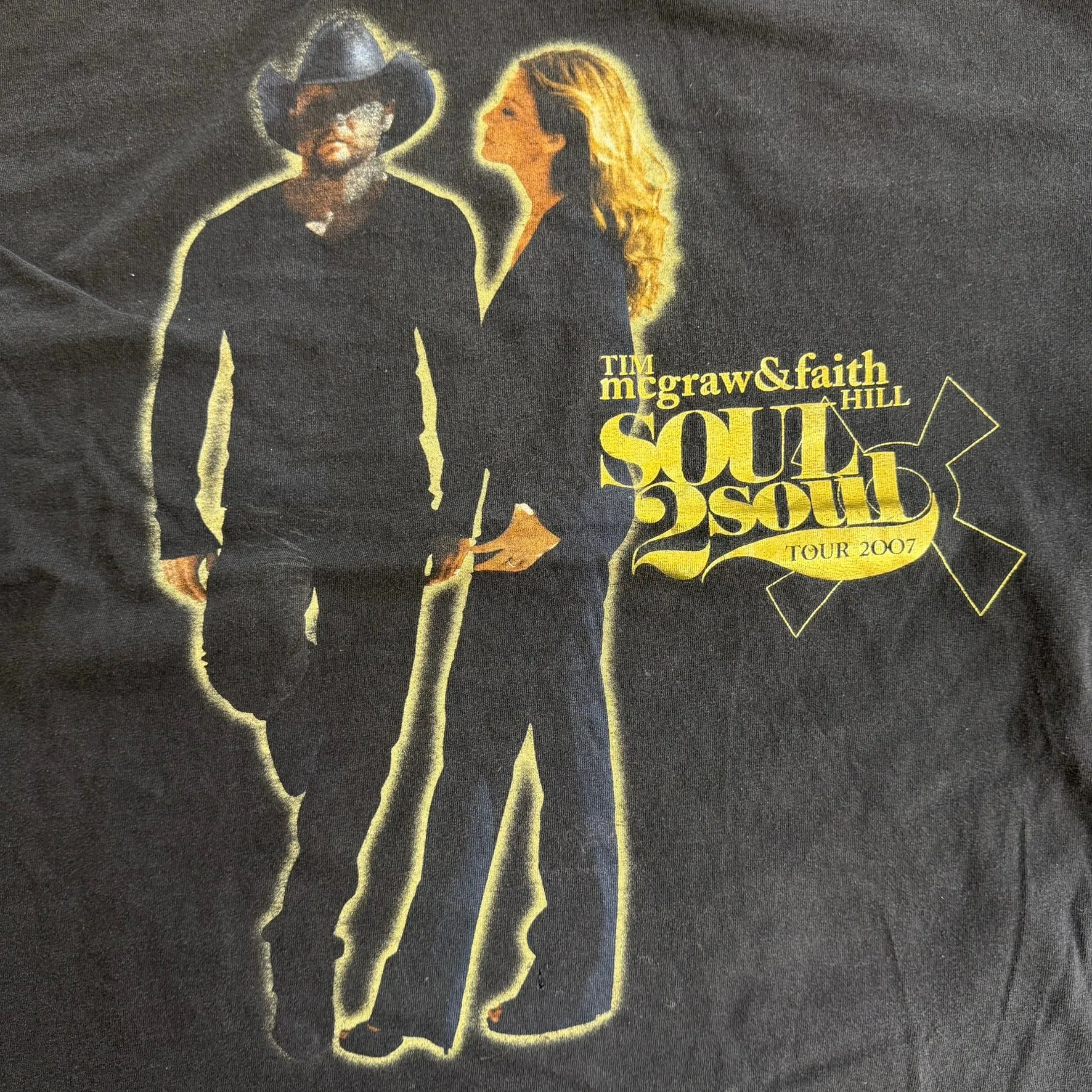 J- Vintage '07 Tim McGraw & Faith Hill Soul2Soul Tour Picture Tee - XL sold by HG Vintage product image thumbnail 2