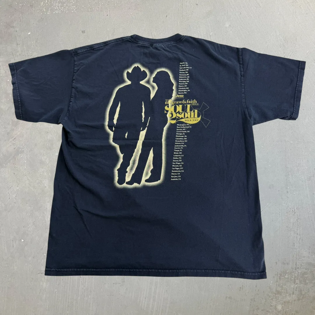 J- Vintage '07 Tim McGraw & Faith Hill Soul2Soul Tour Picture Tee - XL sold by HG Vintage product image thumbnail 3