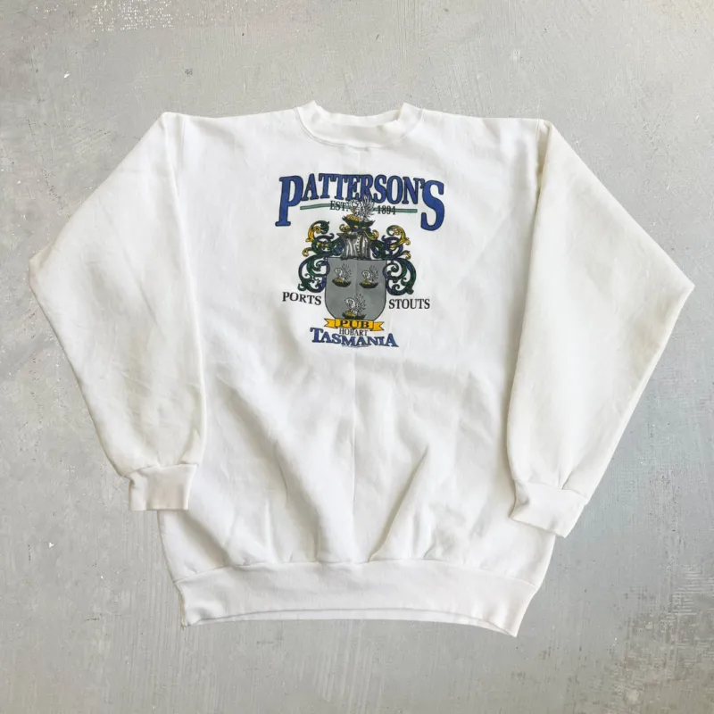 J- Vintage '90 Patterson's Pub Tasmania Graphic Made In USA Crewneck - L made by HG Vintage