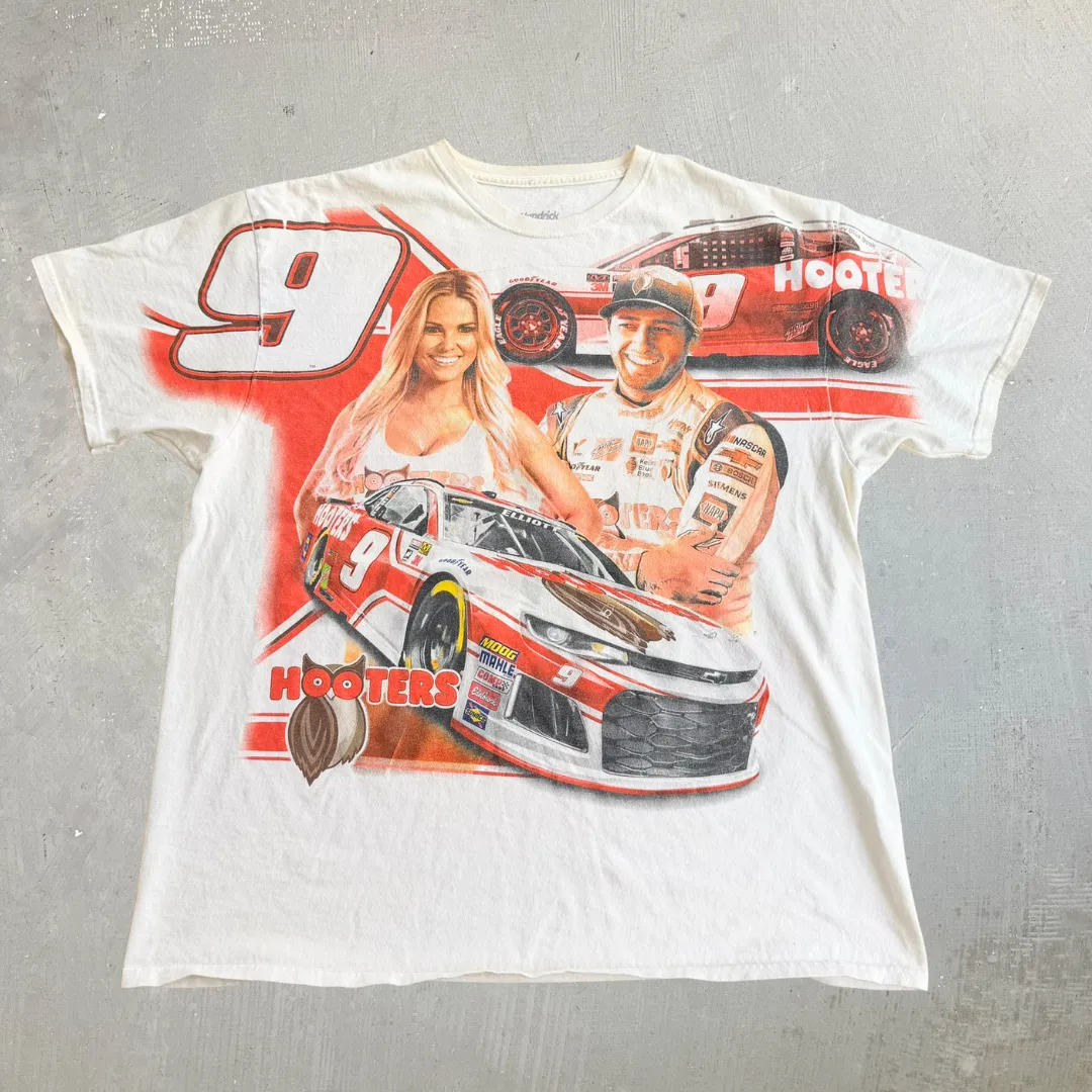 J- Vintage Nascar Hooters Chase Elliot Picture & Car Jumbo Print Tee - XL sold by HG Vintage