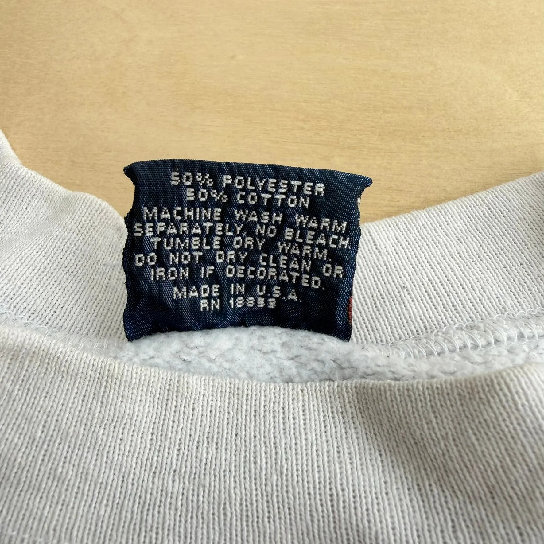 J- Vintage '93 Georgetown Hoyas Marvin The Martian Looney Tunes Graphic Made In USA Crewneck - L sold by HG Vintage product image thumbnail 5