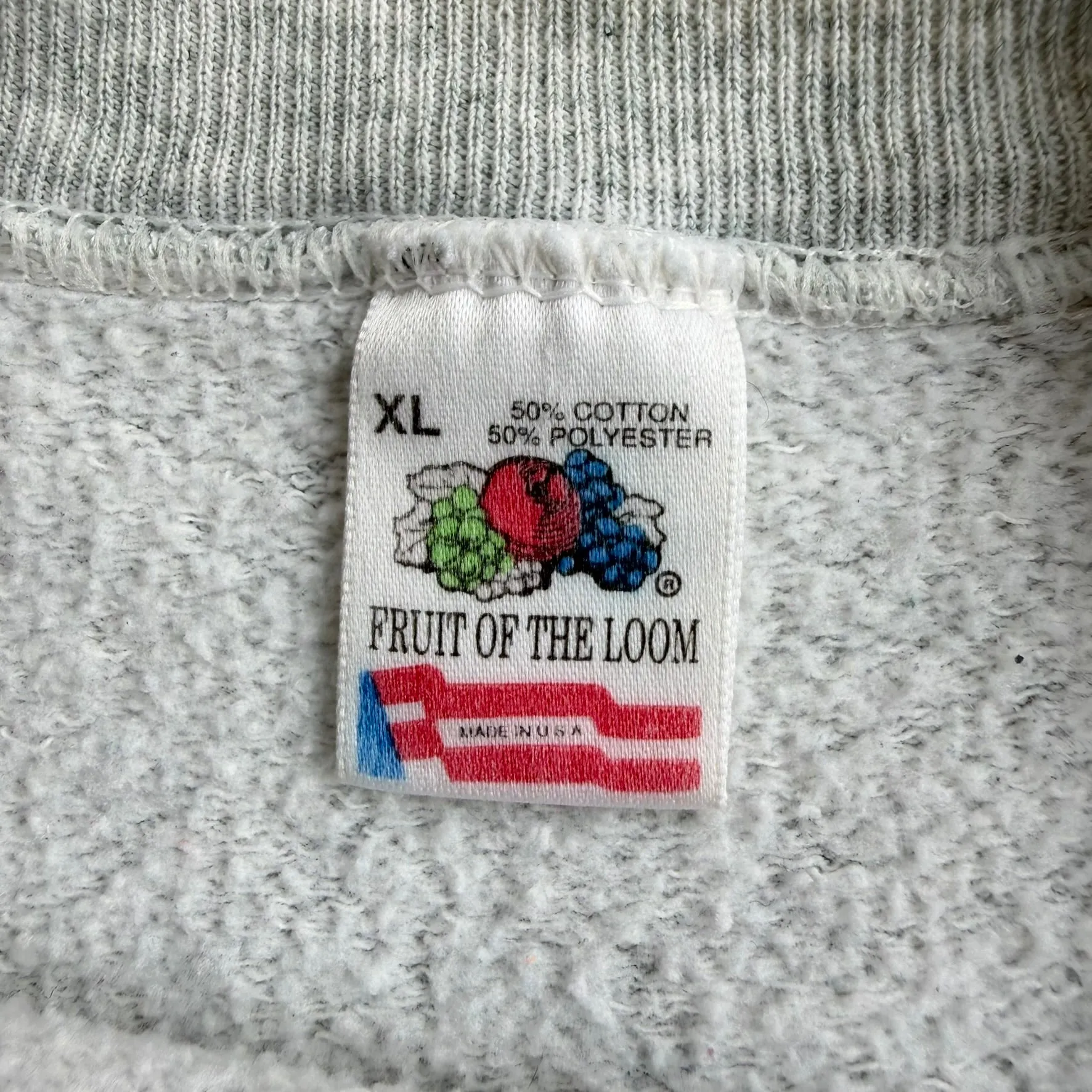 J- Vintage '89 New York Yankees MLB Property Of Yankees Graphic Made In USA Crewneck - XL sold by HG Vintage product image thumbnail 4