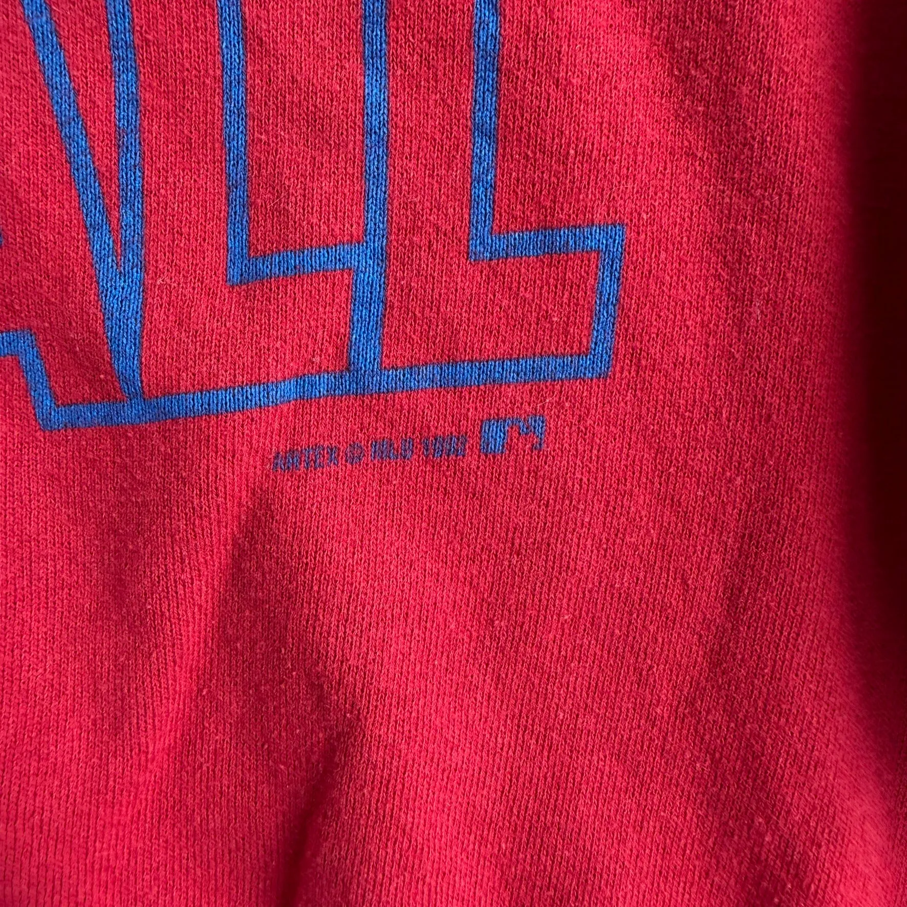 J- Vintage '92 Philadelphia Phillies MLB Logo Graphic Made In USA Crewneck - L sold by HG Vintage product image thumbnail 3