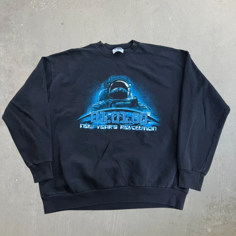 J- Vintage '00 CSA Astronaut New Year's Revolution Graphic Made In USA Crewneck - XL made by HG Vintage