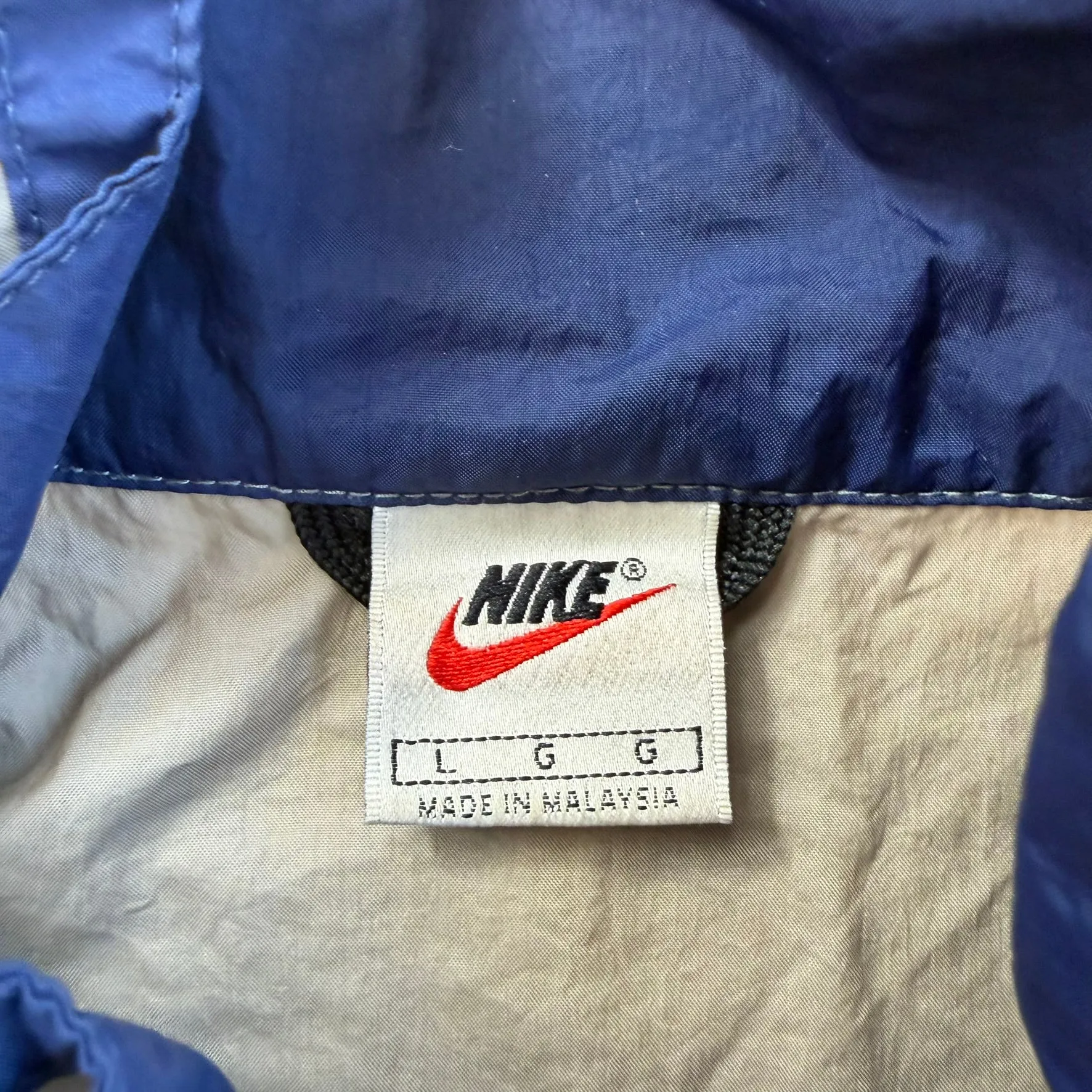 J- Vintage 90s Nike Embroidered Swoosh Zip Up Lightweight Jacket - L sold by HG Vintage product image thumbnail 4