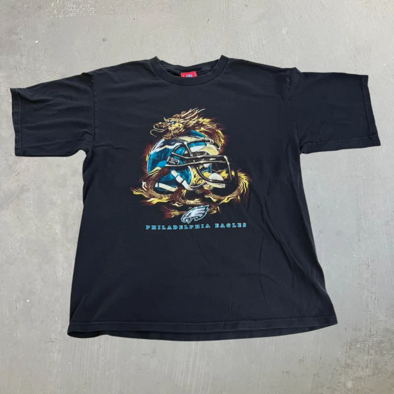 J- Vintage Philadelphia Eagles NFL Year Of The Dragon Graphic Tee - L made by HG Vintage