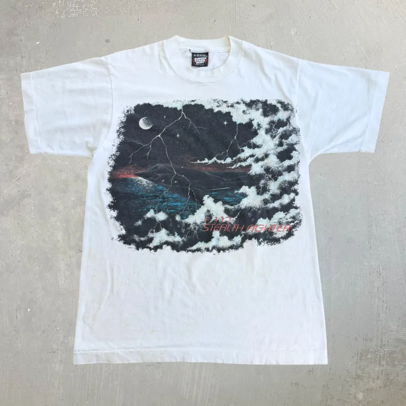 J- Vintage 90s F0117 Stealth Fighter Jet Graphic Made In USA Single Stitch Tee - M made by HG Vintage