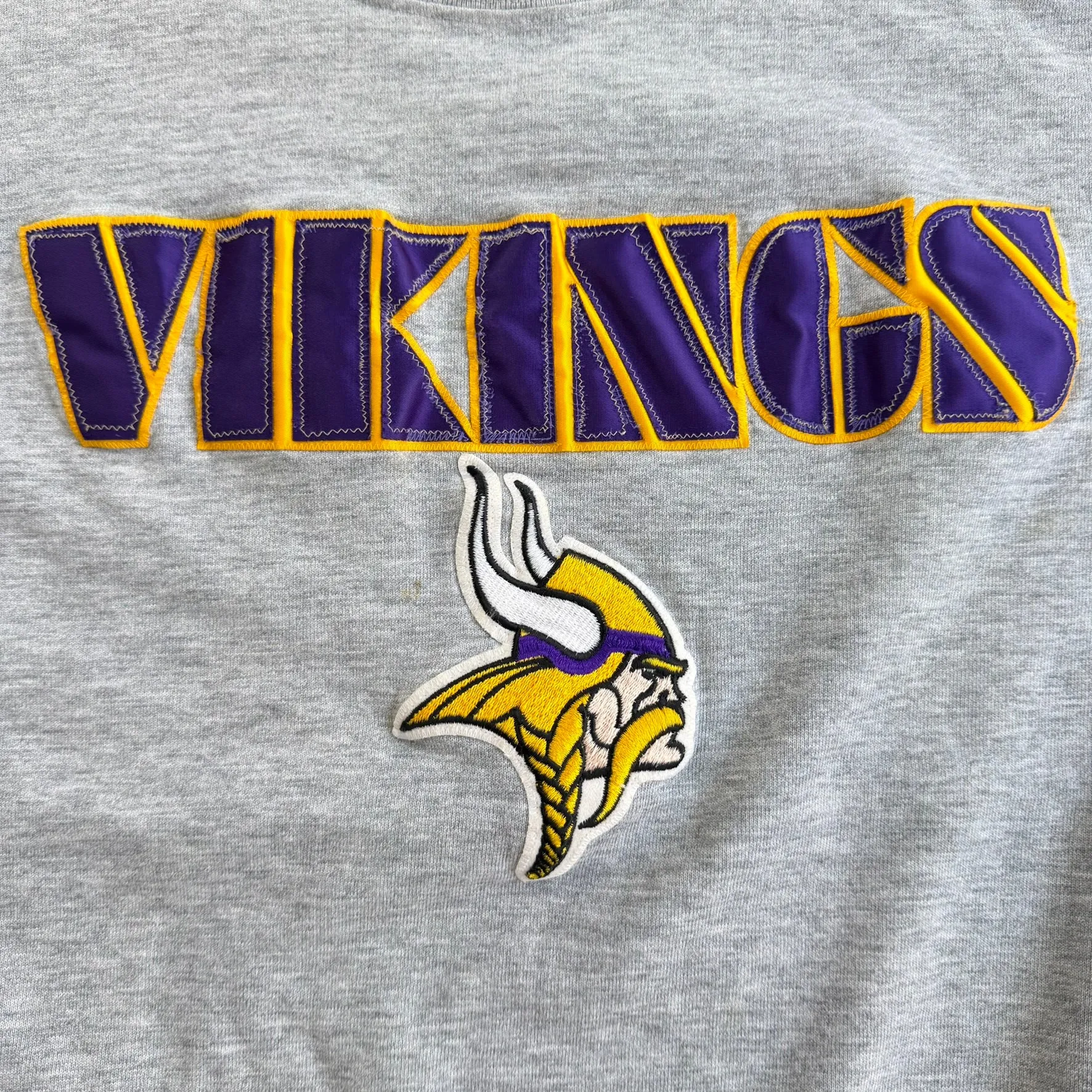 J- Vintage Minnesota Vikings NFL Majestic Embroidered Logo & Text Crewneck - XL sold by HG Vintage product image thumbnail 2