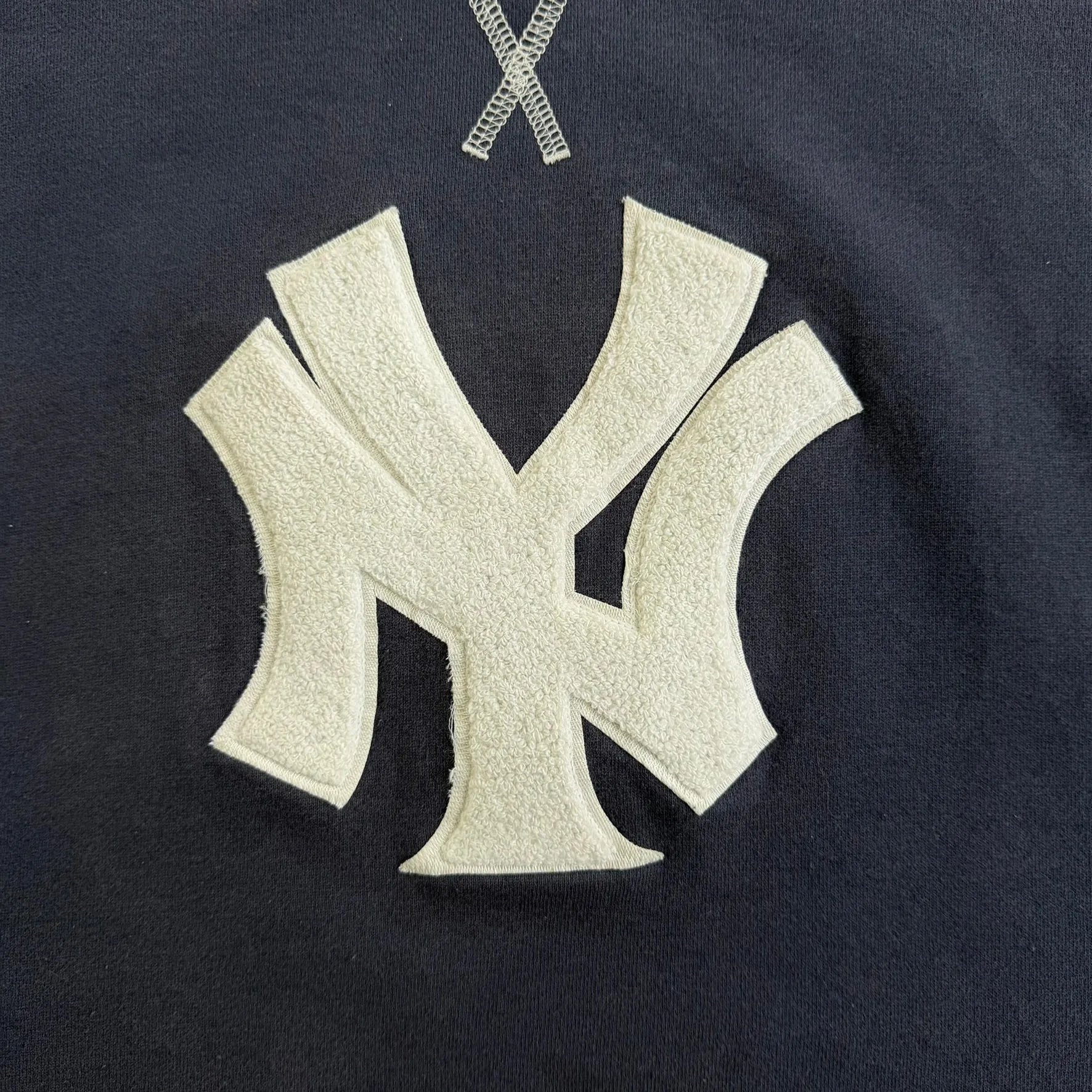 J- Vintage New York Yankees MLB Chenille Embroidered Logo Hoodie - XL sold by HG Vintage product image thumbnail 2