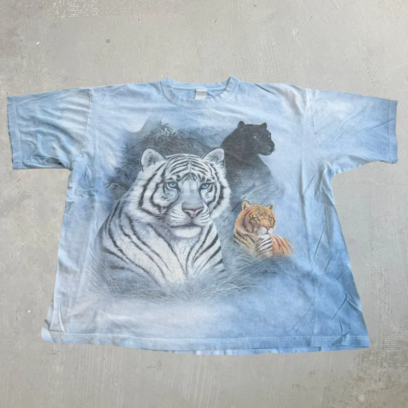 J- Vintage '03 The Mountain Big Cats Tigers Panthers Graphic Light Blue Acid Wash Tee - 3XL made by HG Vintage