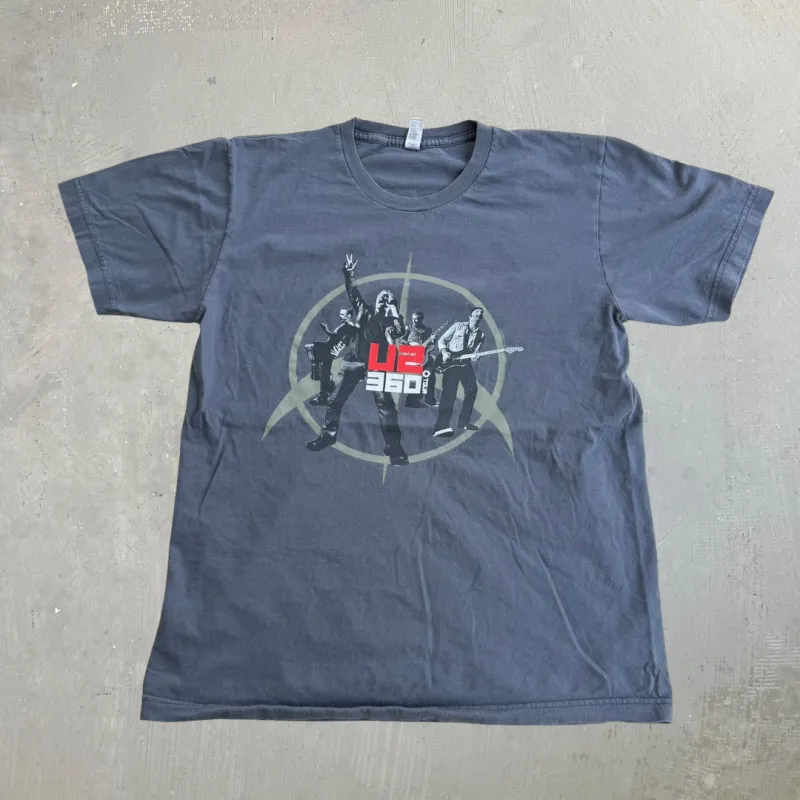 J- Vintage '10 U2 360 Tour Picture Graphic Made In USA Tee - M made by HG Vintage