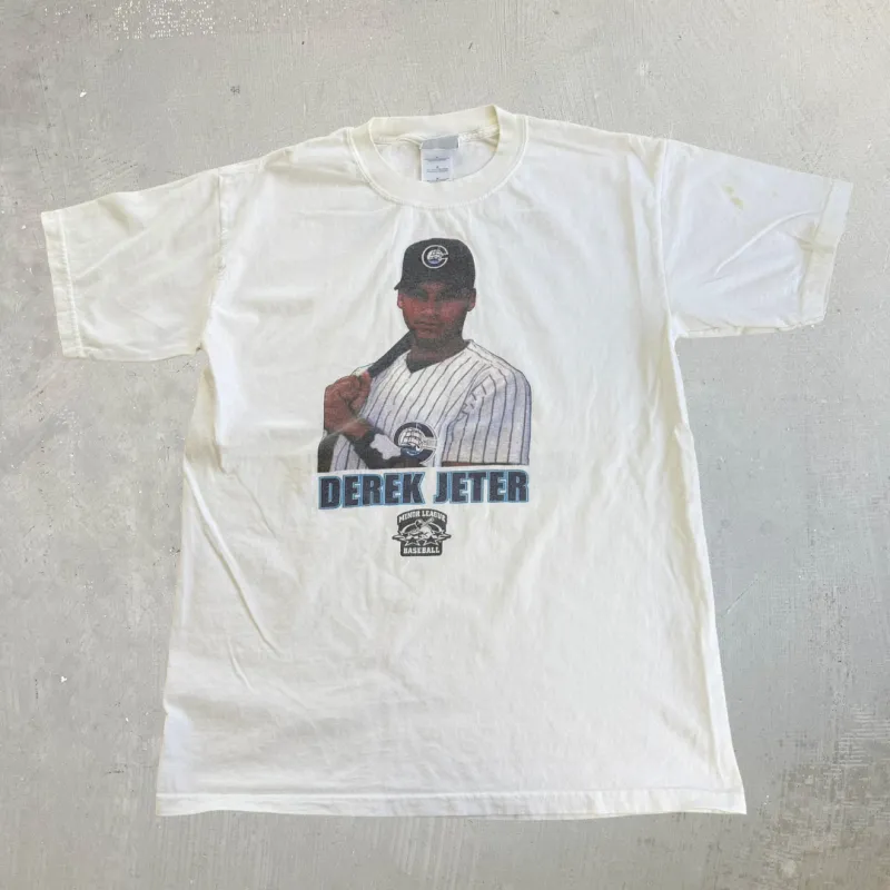 J- Vintage '01 New York Yankees Derek Jeter MLB Pro Player Minor League Graphic Tee - M made by HG Vintage