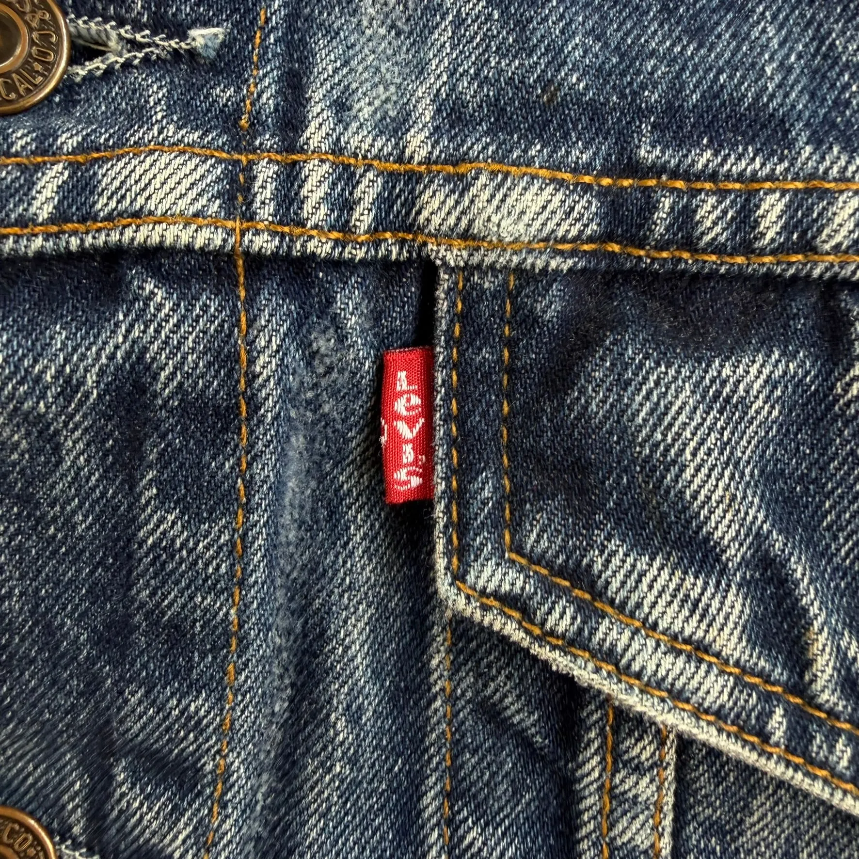 J- Vintage 90s Levi’s 70503 02 Trucker Denim Jacket - L sold by HG Vintage product image thumbnail 4