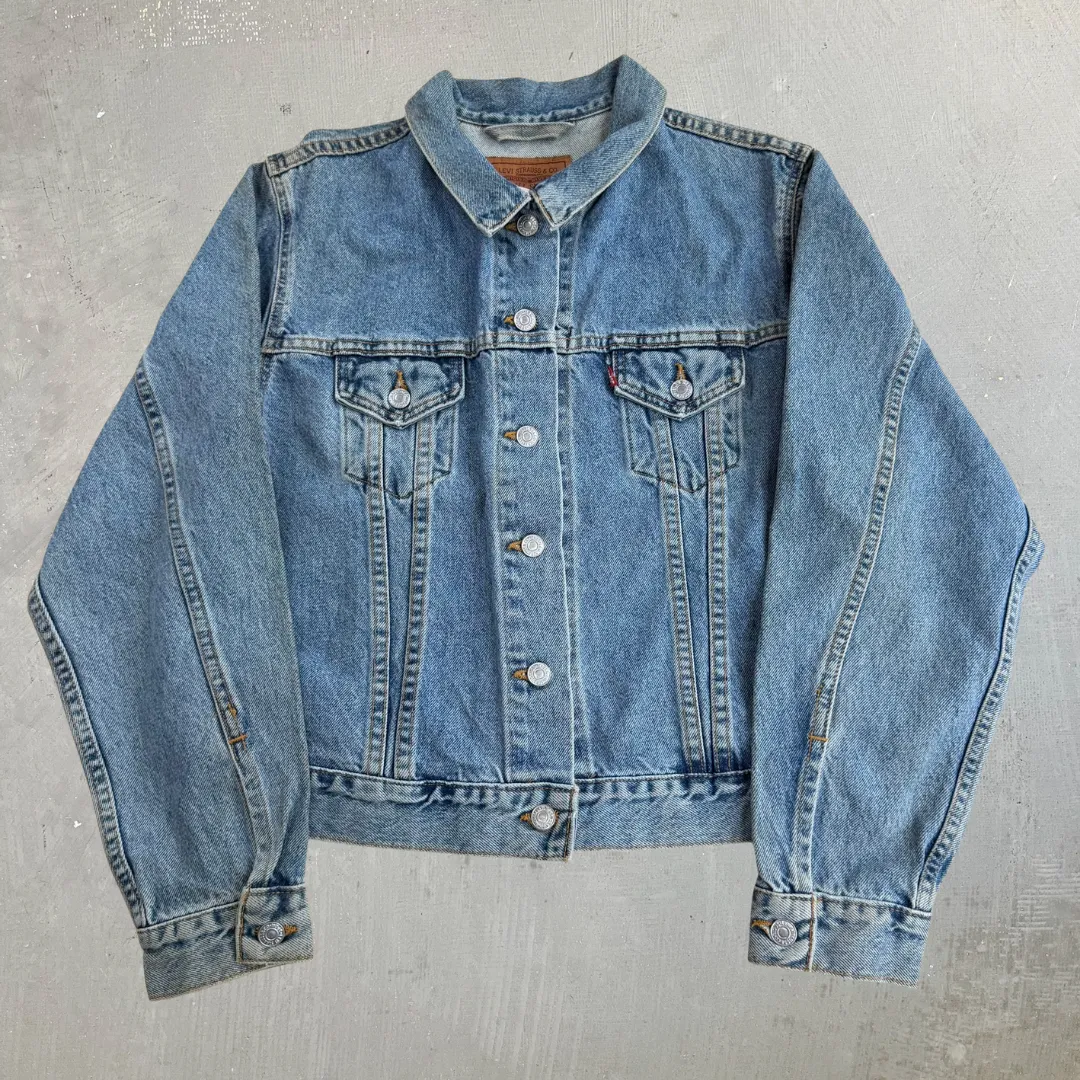 J- Vintage '95 Levi's 77597 Made In USA Trucker Denim Jacket - L sold by HG Vintage