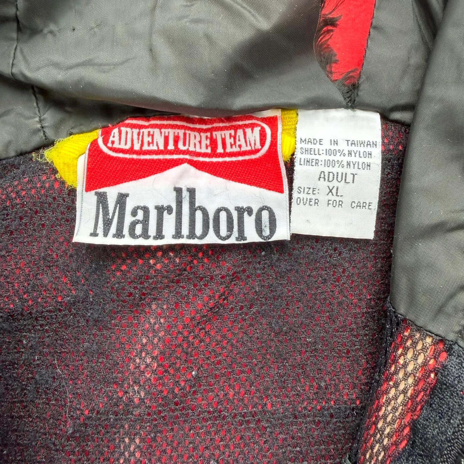 J- Vintage 90s Marlboro Adventure Team Light Weight Zip Up Jacket - XL sold by HG Vintage product image thumbnail 4